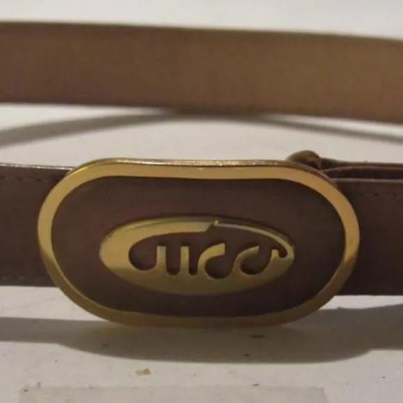 Gucci Vintage Brown Oval Cursive Logo